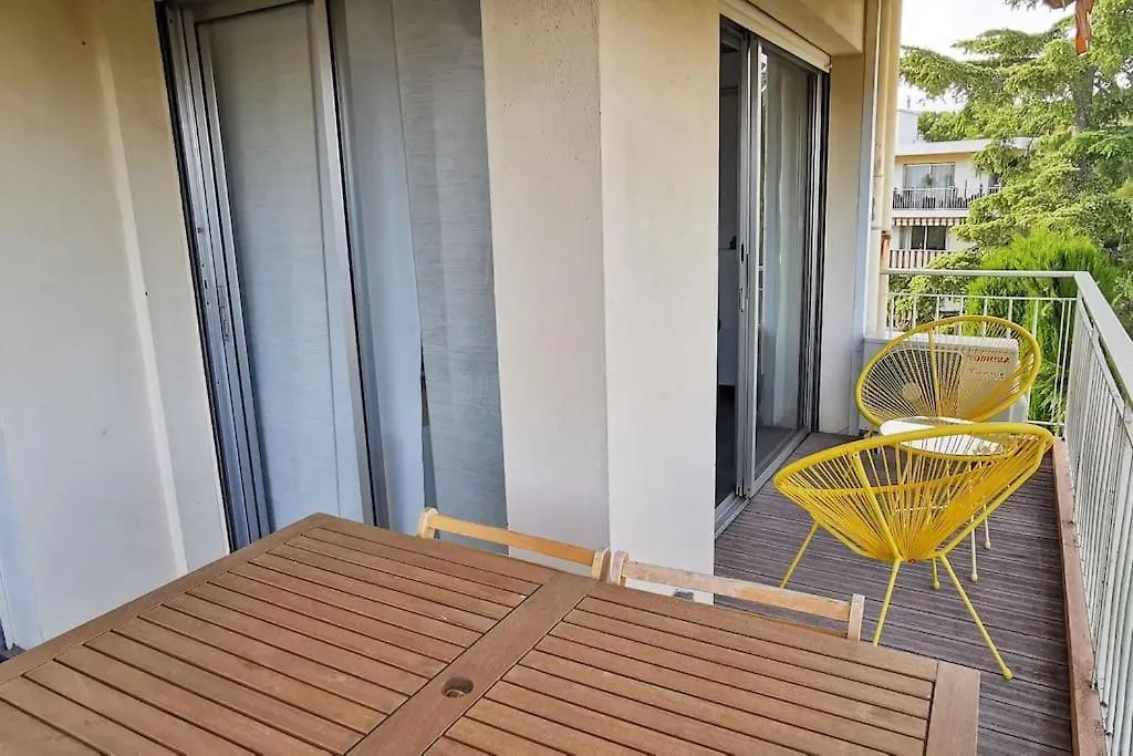Apartment Spacieux 2 Pieces Avec Terrasse, Clim Et Parking Antibes France