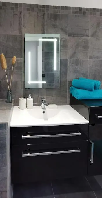 Apartmán Spacieux 2 Pieces Avec Terrasse, Clim Et Parking Antibes