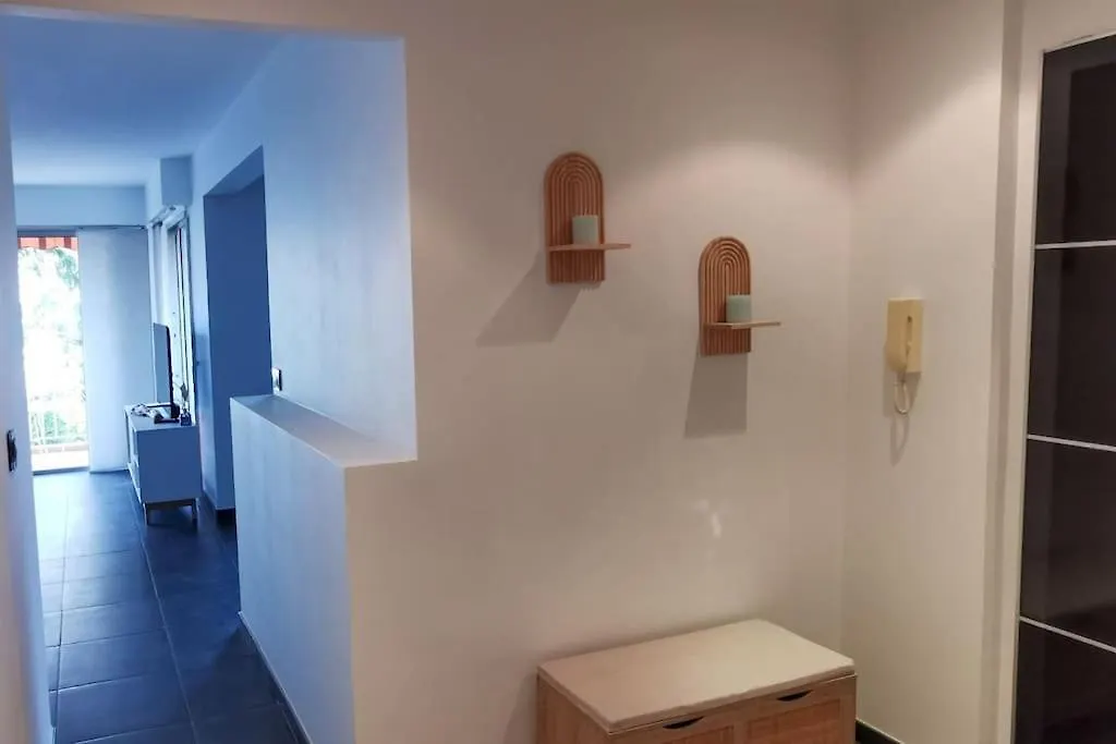 Spacieux 2 Pieces Avec Terrasse, Clim Et Parking Antibes Apartmán