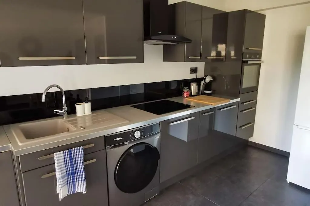 Apartment Spacieux 2 Pieces Avec Terrasse, Clim Et Parking Antibes